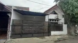 Rumah Asri 1,5 Lantai di Klender - Pahlawan Revolusi