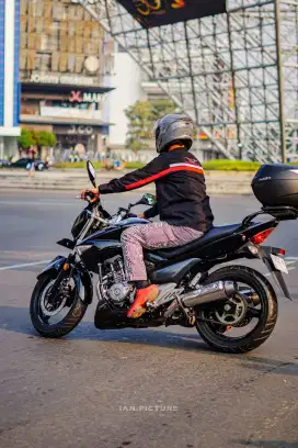 Suzuki Inazuma 250