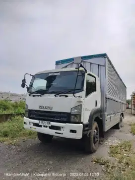 Isuzu Giga 240PS wingbox 2014