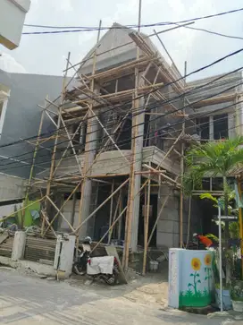 Rumah Megah Mewah di Taman Galaxy Bekasi
