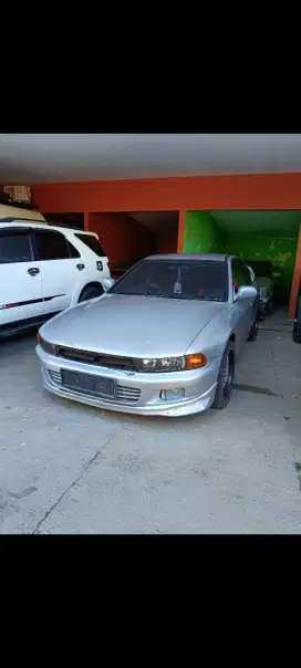 MITSUBISHI GALANT 2500 cc Tahun 2001 matic