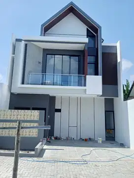 Rumah Baru 2 lt Cantik Mewah di Cluster Jalan Raya Colomadu