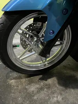 Dijual Velg Bintang VND Gen 2 Masi 3 minggu pakai ,ban d/b corsa r46