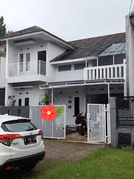Jual Rumah Cozy di Ciwaruga Polban Gegerkalong Bandung