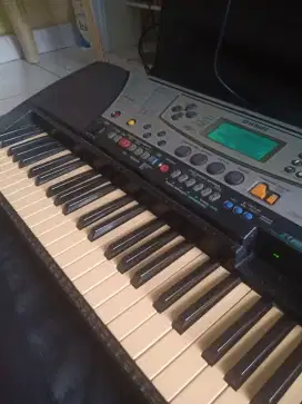 Keyboard Yamaha Psr.340. semua tuts nyala, normal