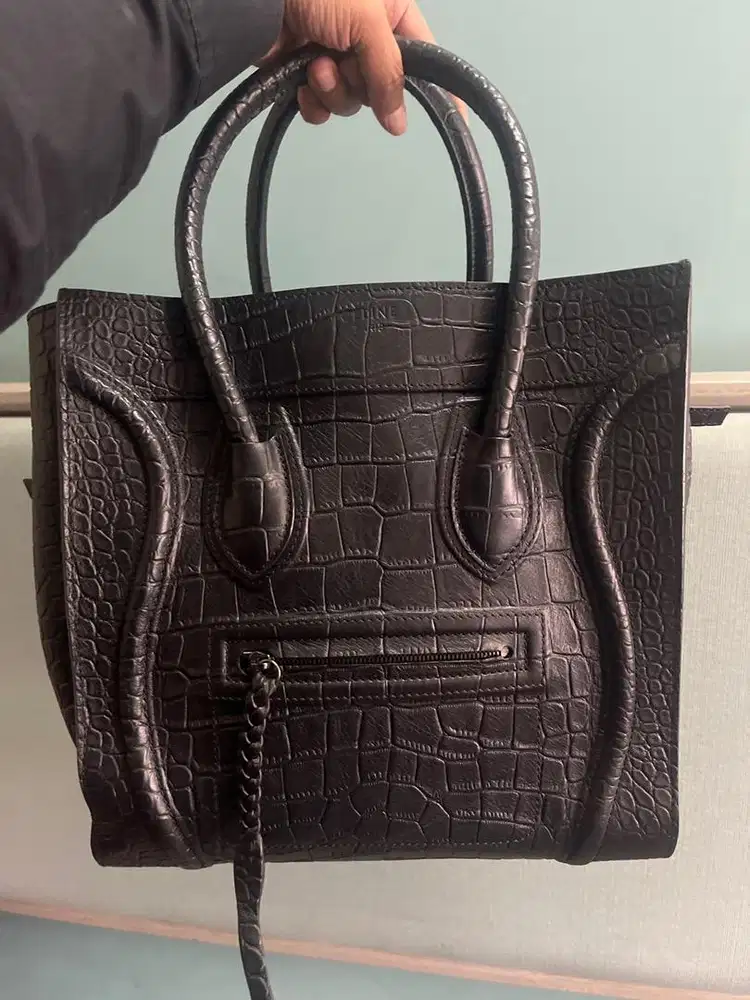 PRELOVED Celine Crocodile Embossed Phantom Tote Black