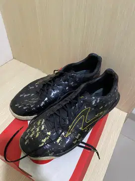 Sepatu Futsal Specs size 43 Black