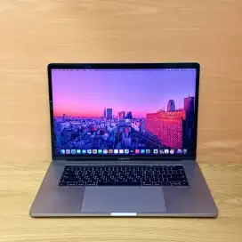 MacBook Pro Retina 2017 core i7 ram 16gb/SSD 500gb cc rendah touchbar