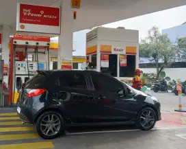 Mazda 2 tipe R AT km rendah
