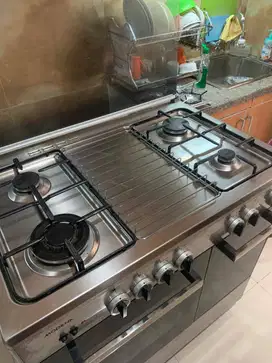 Kompor Modena Freestanding 4 tungku FC 5942 S