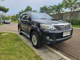 Toyota fortuner 2.5 G VNT diesel tahun 2013 hitam
