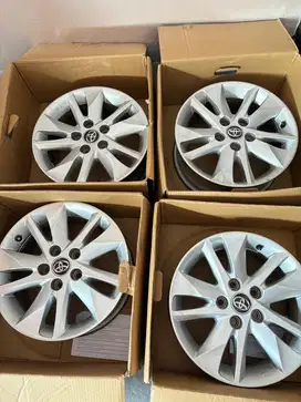 Velg Toyota Innova Reborn R16