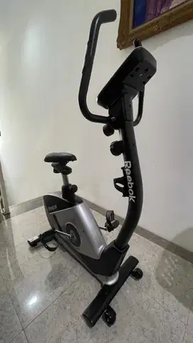 Sepeda statis (spinning bike) Reebok One GB40-17