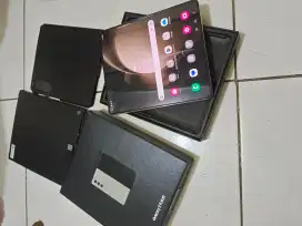 Samsung Zfold 5 5G 12/512 Sein fullset mlusss 98% lancar jyaa no ken