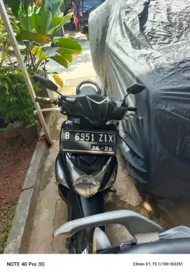 Di jual motor honda beat tahun 2016 body mulus dokumen lengkap