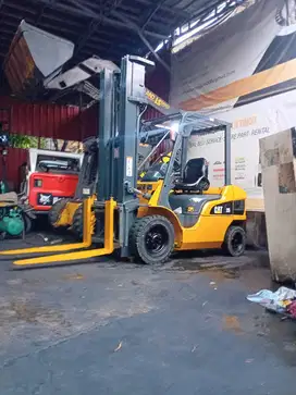 Forklift Caterpillar 2,5 Ton,Manual,Threelift 6 Meter,S4S,Tahun 2016