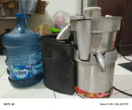 Juicer extractor merk santos