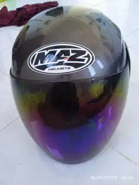 Helm SNI merk MAZ