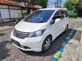 HONDA FREED 1.5 E PSD MATIC THUN 2011 PUTIH SURABAYA