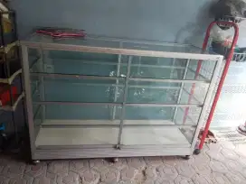 Dijual Etalase Kaca 2 Pintu Geser
