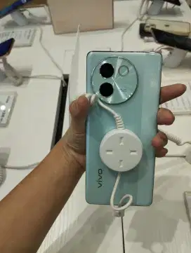 VIVO V30 E llll