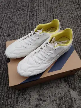 Sepatu bola Mills Enzo Fg size 44/28,4 cm