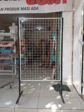 Rak Display Ram Sandal Kaos Kaki Aksesoris
