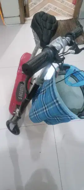 Skuter listrik e scooter