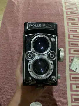 Kamera Antik Kuno Classic Rolleiflex 3.5F TLR Camera