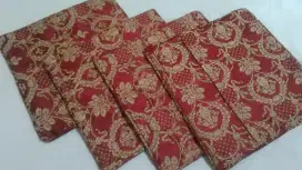 4 buah sarung bantal kursi motif klasik