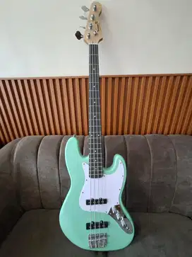 Bass 4 strings merek Stinger