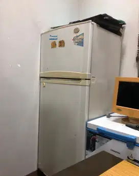 Kulkas 2 pintu jumbo