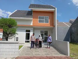 Rumah subsidi di samping stasiun