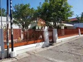 DISEWAKAN RUMAH COCOK KANTOR LUAS MURAH – DEMANGAN BARU