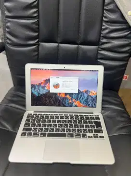 Macbook air 2011 core i5 4/128