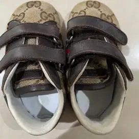 Prelove sepatu bayi new born gucci original