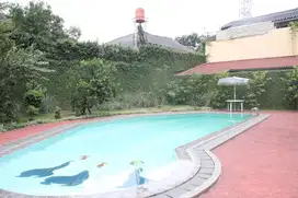 Rumah Halaman Luas Lokasi Strategis di Pangkalan Jati Depok