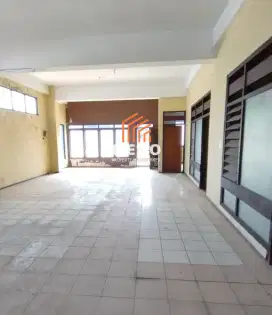 DISEWAKAN RUKO LUAS MURAH TEPI JALAN DEKAT UGM UNY GEJAYAN