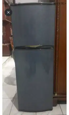 Kulkas SHARP 2 pintu