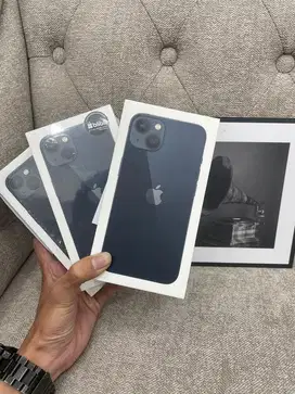 New iphone 13 128gb resmi segelbox garansi 1 tahun free semua