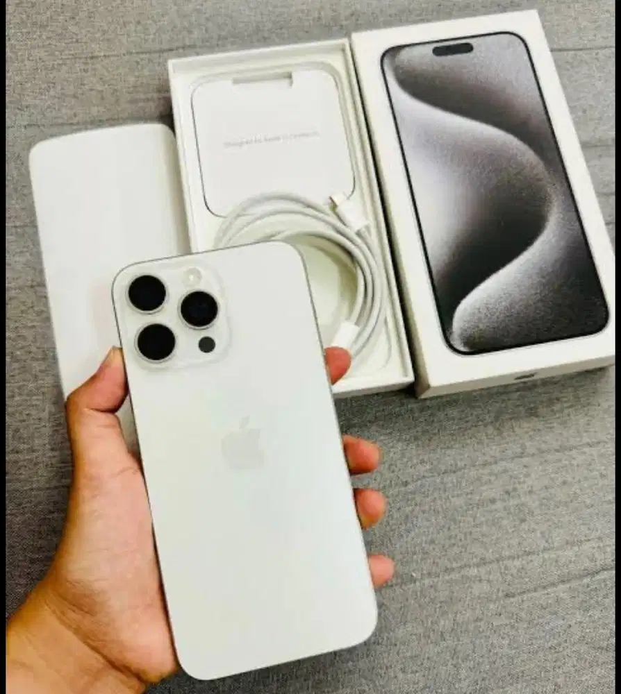 15 pro max 256 like new