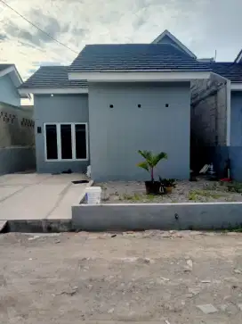RUMAH MODERN YANG ANDA IMPIKAN, SEGERA MILIKI!