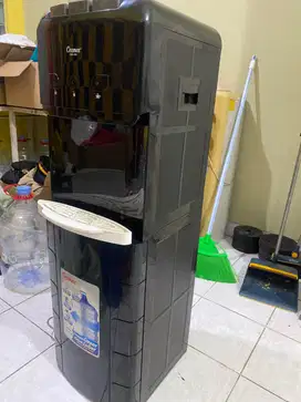 JUAL COSMOS  DISPENSER GALON BAWAH yang ada air dingin nya
