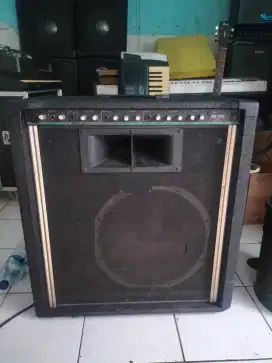 Ampli peavey KB300 keyboard/kendang