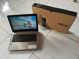 Dijual laptop normal mulus nominus seperti baru