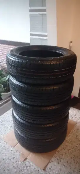BRIDGESTONE ALENZA
215/60/R17 - 96H, 98%, BARU DIPAKAI SEJAUH 184 KM.