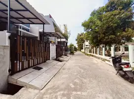 Rumah Bangunan Baru Komplek Dekat Sumarecon Bekasi