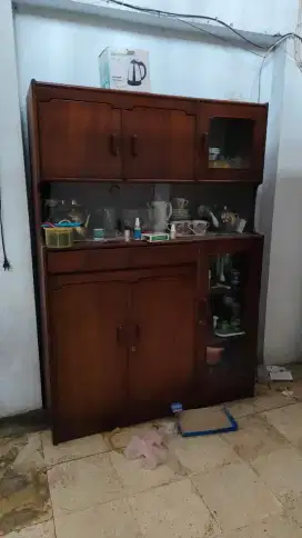 Lemari pajangan, panjang sekitar 1 mtr, tinggi sekitar 2 mtr