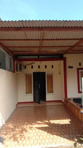 Disewakan rumah strategis tanpa perantara di cipondoh