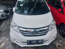 HONDA FREED SD MATIK PUTH 2015